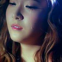 22张超有氛围感的伤心美女头像 哭到让人心疼的女生头像合集