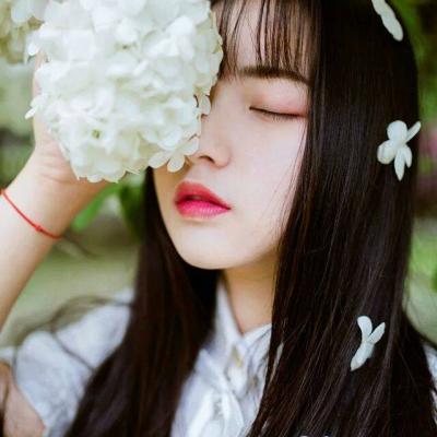 21张高清简约气质森系女生头像 氛围感拉满