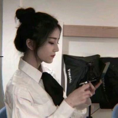 女生简约个性头像合集！12张高清少女头像图分享