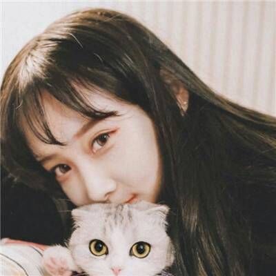18张高清抱猫女生头像 温柔又治愈的微信头像合集