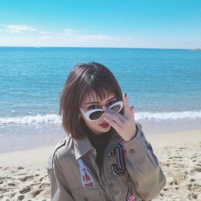 20张高清高冷短发女生头像合集