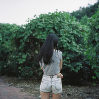 18张清新氛围感女生真人QQ头像，温柔又治愈