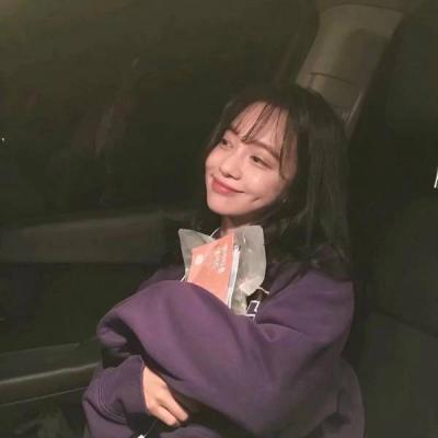 9张高清潮流时尚女生头像 日常穿搭氛围感拉满