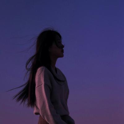 24张高清伤感孤独女生头像合集