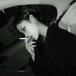 霸气拽酷！11张女生抽烟高清头像合集