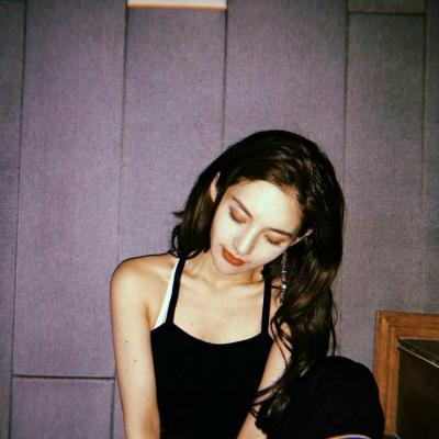 36张高清性感女人味女生头像合集