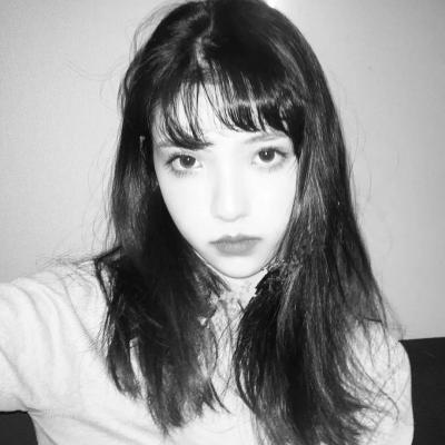 30张超飒女生黑白头像 冷酷霸气感拉满