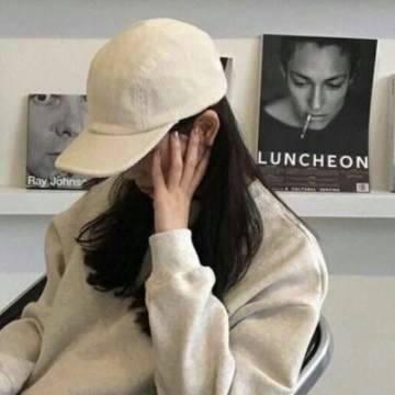 11张高清可爱戴帽女生头像合集