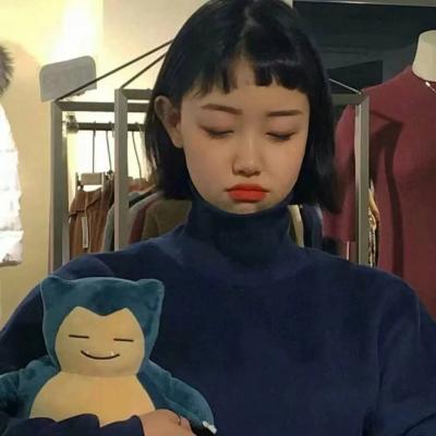 9张高清潮流时尚女生头像 日常穿搭氛围感拉满