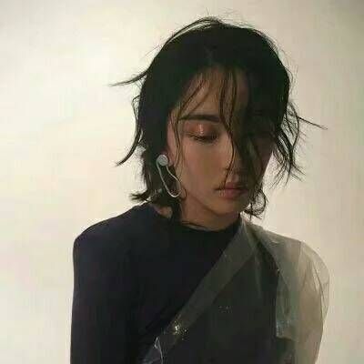 23张高清酷感个性女生头像 个性女孩头像合集