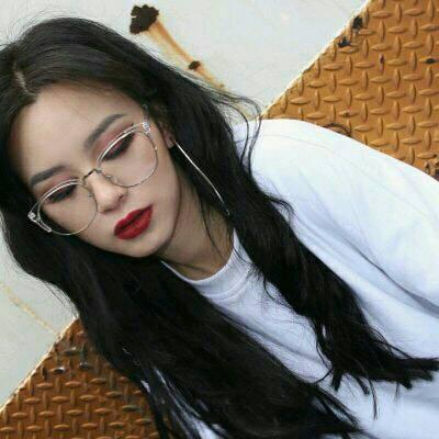 女生戴眼镜气质头像合集 23张高清氛围感美图来啦