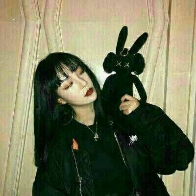 23张高清酷感个性女生头像 个性女孩头像合集