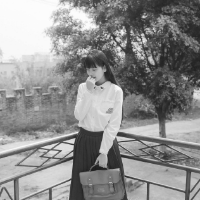 女生黑白意境头像合集 20张氛围感拉满的黑白系头像