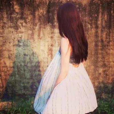 17张高清有气质的唯美女生背影头像