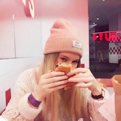 24张高清气质款欧美风女生头像合集