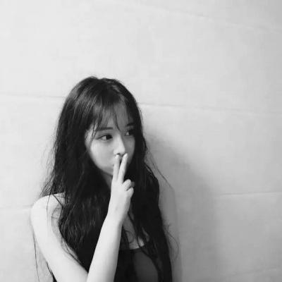 30张超飒女生黑白头像 冷酷霸气感拉满