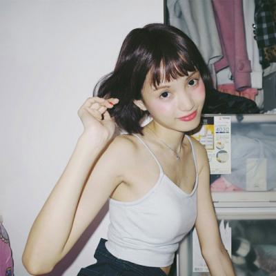 20张高清高冷短发女生头像合集