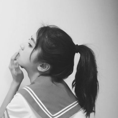 气质拉满！17张高清黑白女生微信头像精选