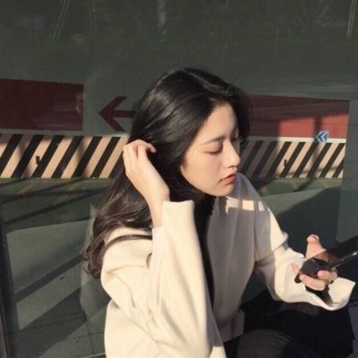 14张氛围感拉满的伤感颓废女生头像合集