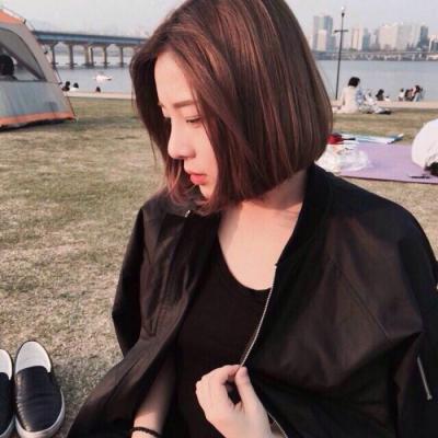 微信头像女短发气质 24张清爽感拉满的女生短发气质头像
