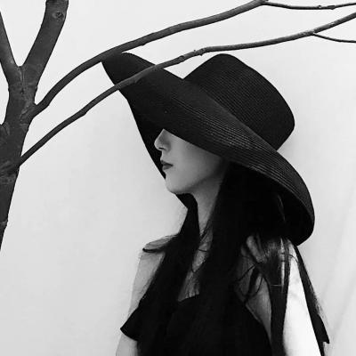 30张超飒女生黑白头像 冷酷霸气感拉满