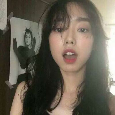换上这些酷飒女生头像，出门走路都带风