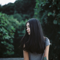 18张清新氛围感女生真人QQ头像，温柔又治愈