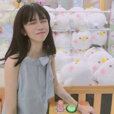 22张高清清新长发美女头像 氛围感拉满的女生头像合集