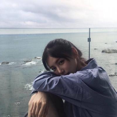 19张高清好看的女生海边头像合集