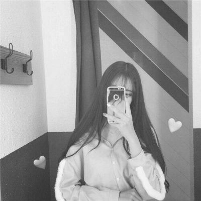 气质拉满！17张高清黑白女生微信头像精选