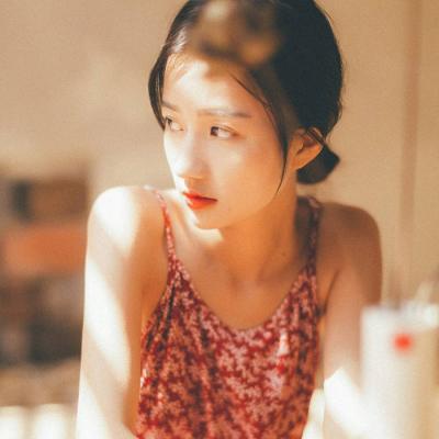 20张高清好看的简约意境女生头像合集