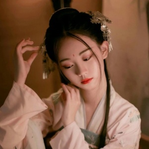 21张高清唯美古风女生头像 氛围感拉满的古风女头大图