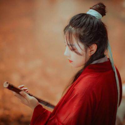 21张高清红衣忧伤古风女生头像 氛围感拉满