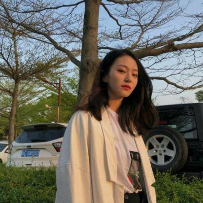 32张高清真人美女微信头像 好看的女生头像合集