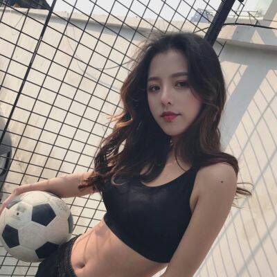 12张成熟气质感拉满的唯美女生头像合集