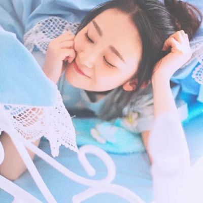 18张高清快乐自信女生头像 轻松治愈的简单快乐女孩头像