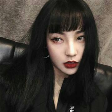 12张高清伤感非主流女生微信头像 氛围感拉满
