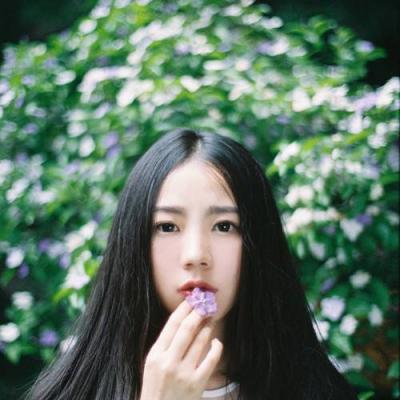 21张高清简约气质森系女生头像 氛围感拉满