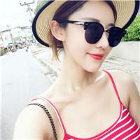 戴墨镜女生头像合集！23张气场拉满的酷飒造型