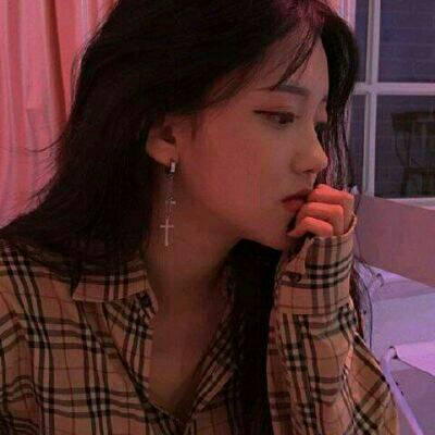 34张高清意境感女生头像合集 氛围感拉满的女生头像素材