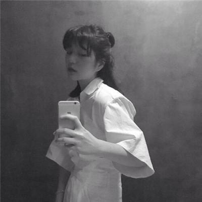 35张高清黑白高冷女生霸气头像合集