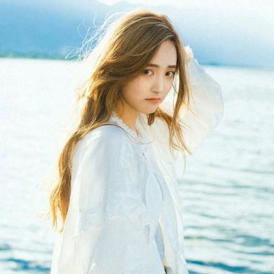22张高清清新长发美女头像 氛围感拉满的女生头像合集