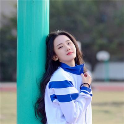 18张高清长发披肩女生头像 氛围感拉满的唯美款