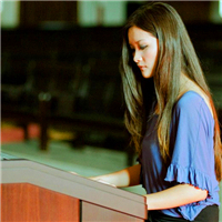 唯美弹钢琴的女生QQ头像合集（12张）