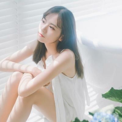22张高清小清新闺蜜头像 氛围感拉满的女生头像合集