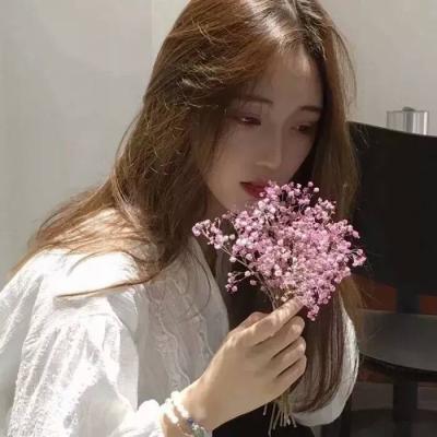 22张简约气质款女生微信头像 高清无水印直接用