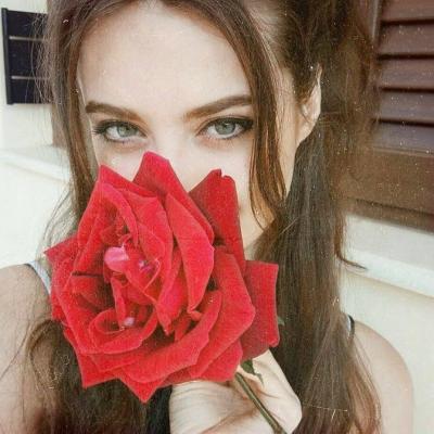 36张高清欧美气质女生头像 氛围感拉满的欧美女头合集