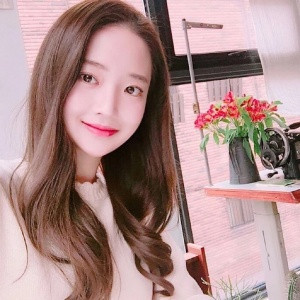 19张高清清纯气质美女微信头像合集