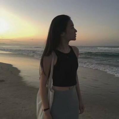 19张高清好看的女生海边头像合集