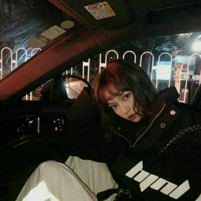 9张自带女王气场的非主流女生头像